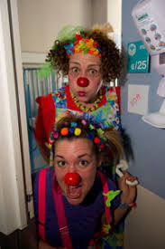 DES CLOWNS EN EHPAD* : L’EFFET PAPILLON